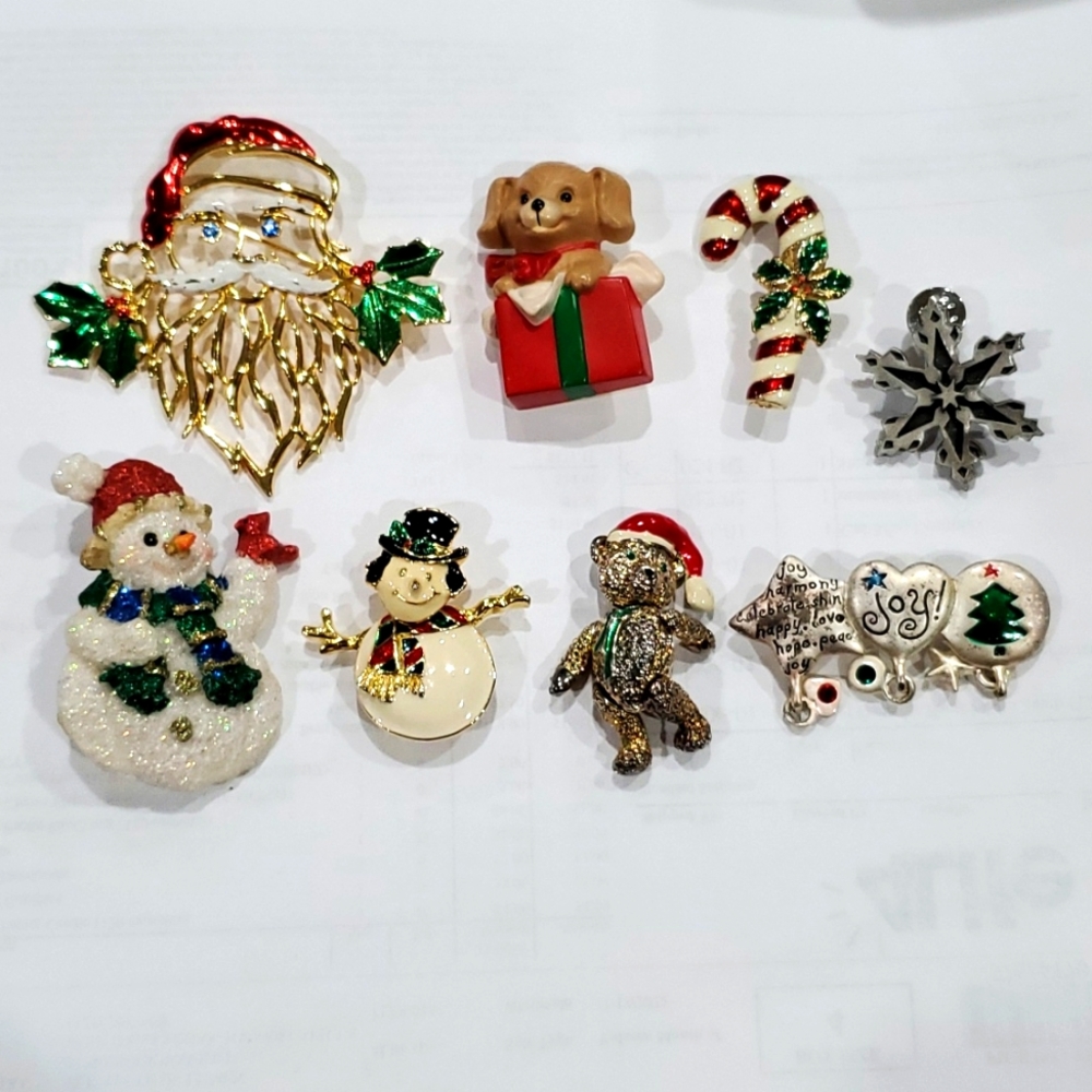 Christmas dress pins lot of 8